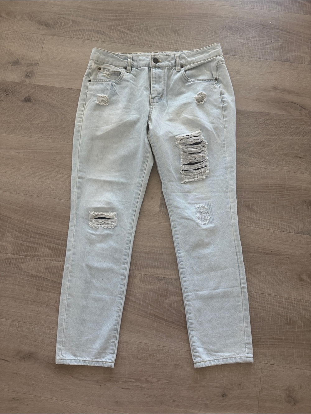 Life In progress women’s Light Wash Distressed Women’s Jeans - Light Blue